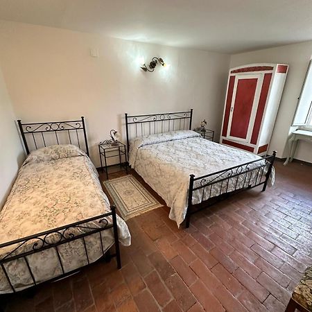 Casa Garibaldi Hotell Pontremoli Eksteriør bilde