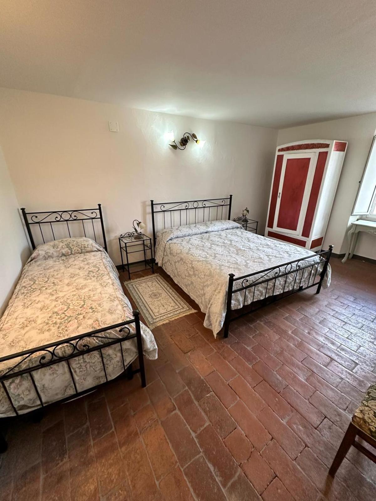 Casa Garibaldi Hotell Pontremoli Eksteriør bilde