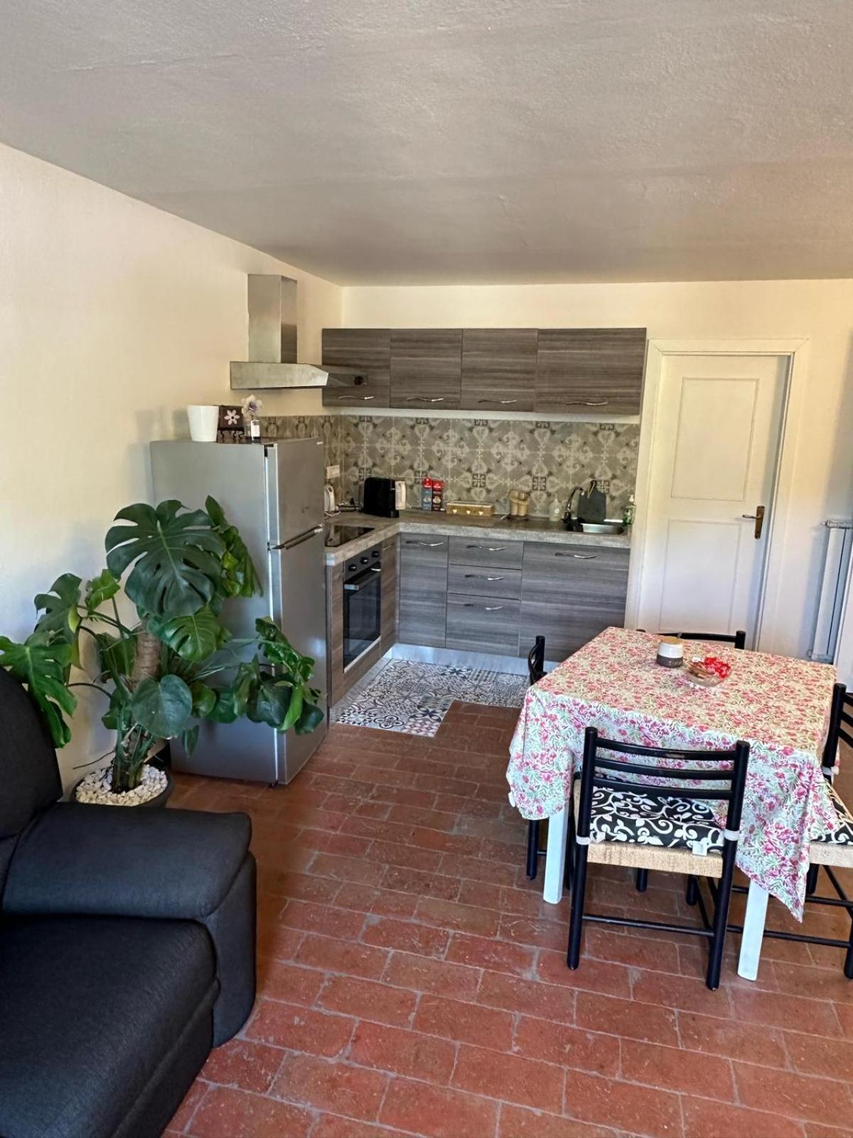 Casa Garibaldi Hotell Pontremoli Eksteriør bilde