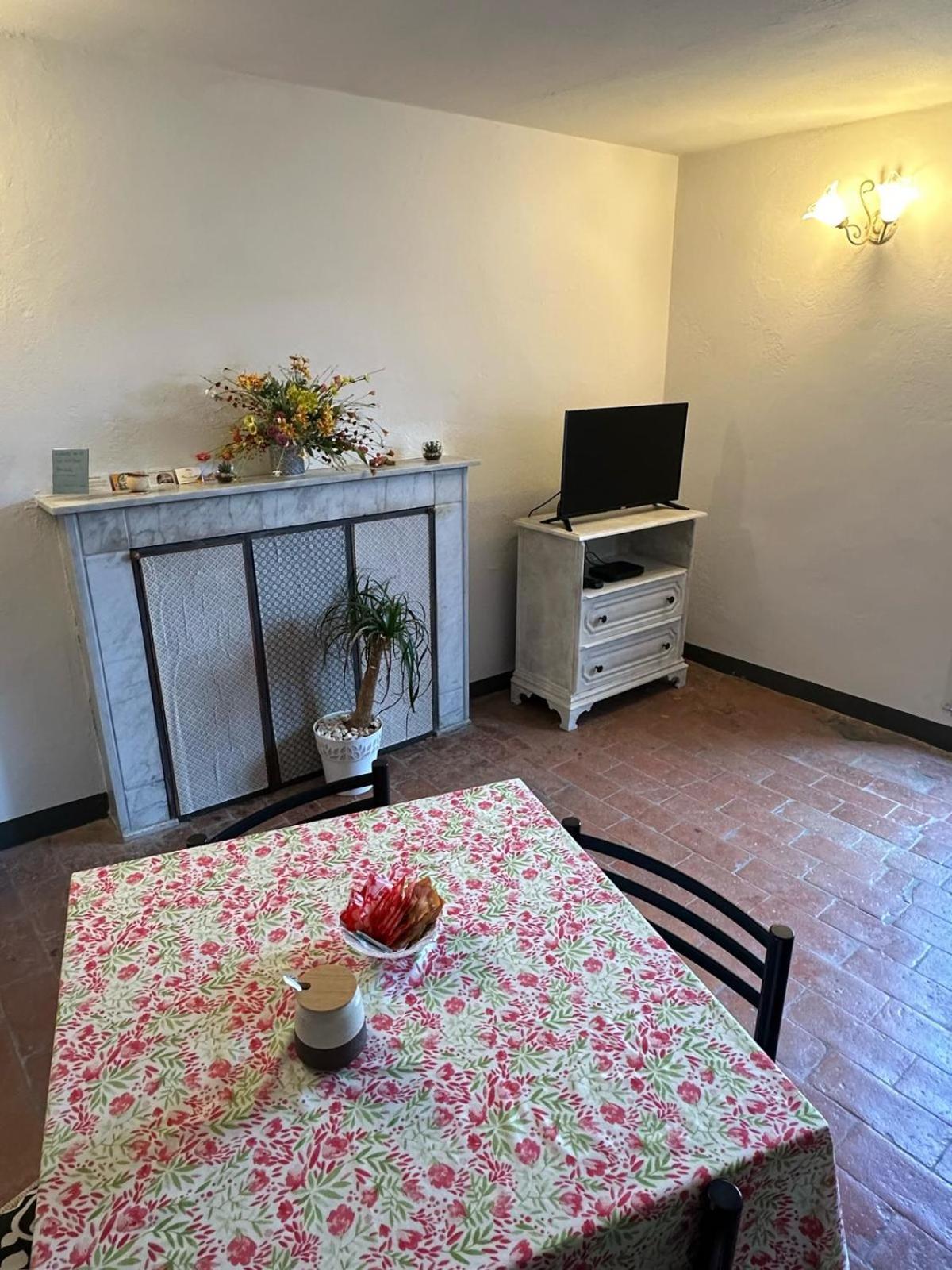 Casa Garibaldi Hotell Pontremoli Eksteriør bilde